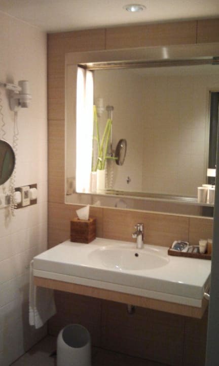 Badezimmer Sheraton Berlin Grand Hotel Esplanade