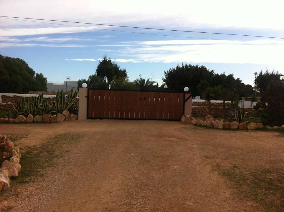 Eingang - Entrada Viv. Touristica CAN TRES