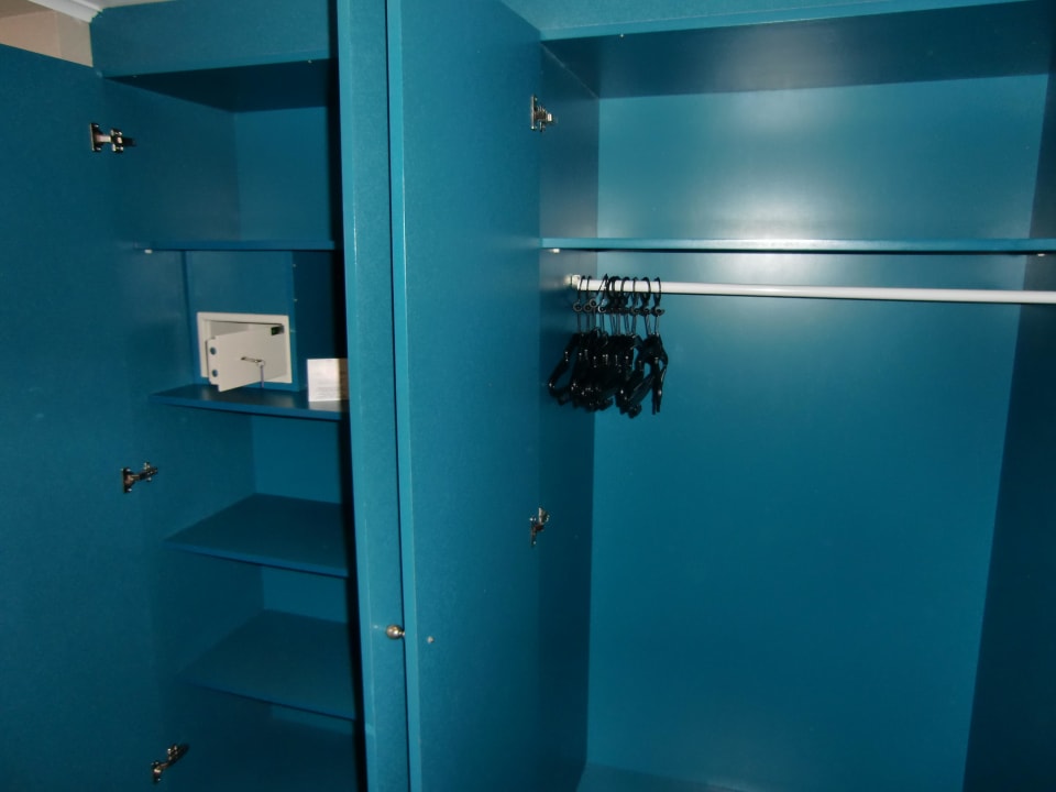 Schrank Hotel Grand Side
