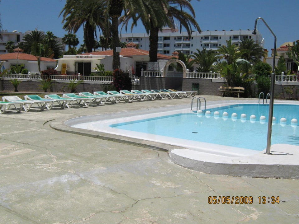 Sonnenliegen HL Miraflor Suites Hotel