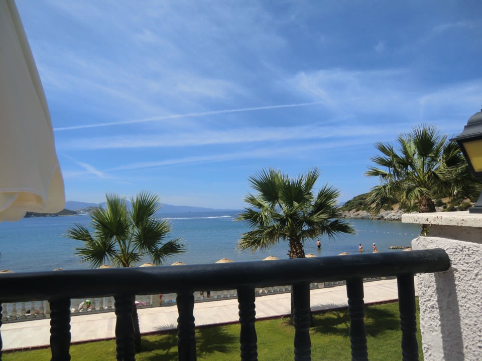 Ausblick von meiner poolliege Tusan Beach Resort