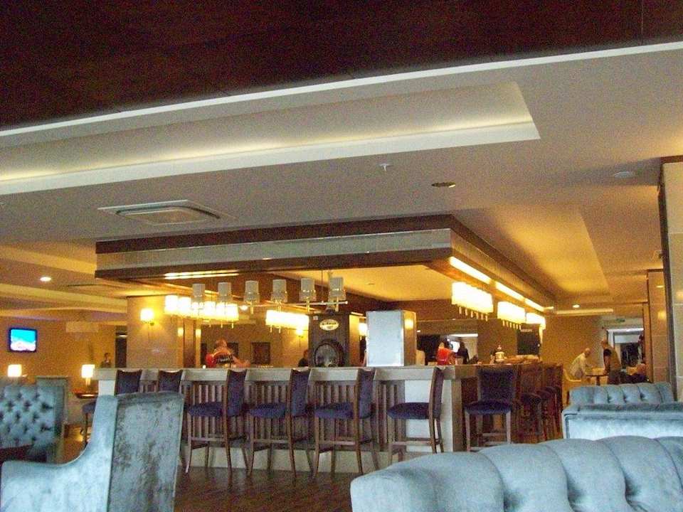 Eine der zwei Bars Aydinbey Kings Palace & Spa