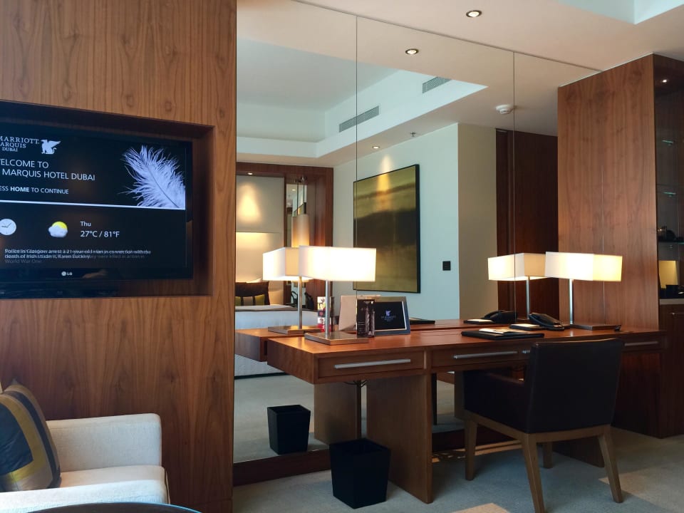 Schreibtisch JW Marriott Marquis Hotel Dubai