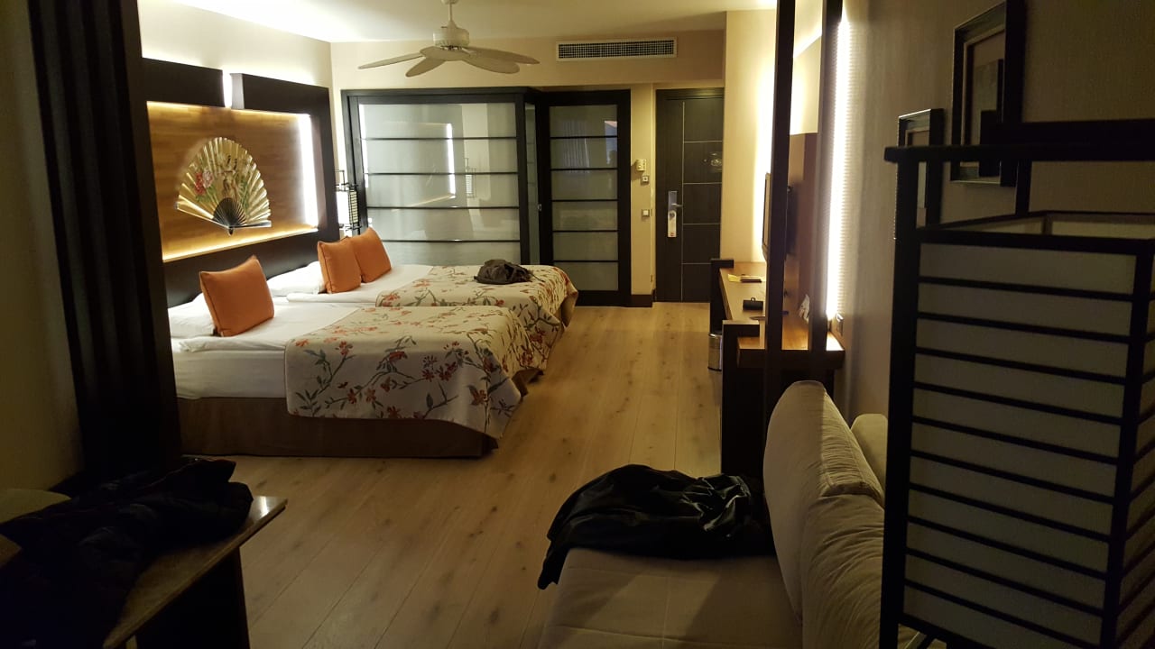 Zimmer Limak Lara Deluxe Hotel & Resort