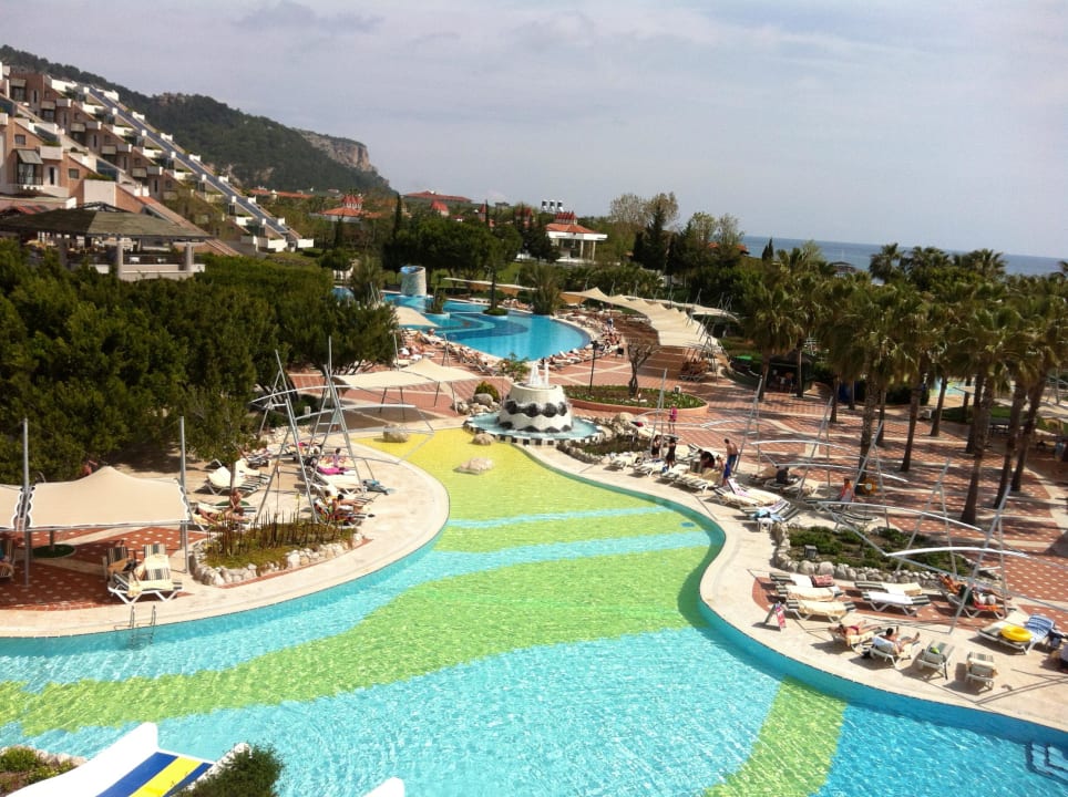 Nur ein Teil der  Poolanlage Limak Limra Hotel & Resort