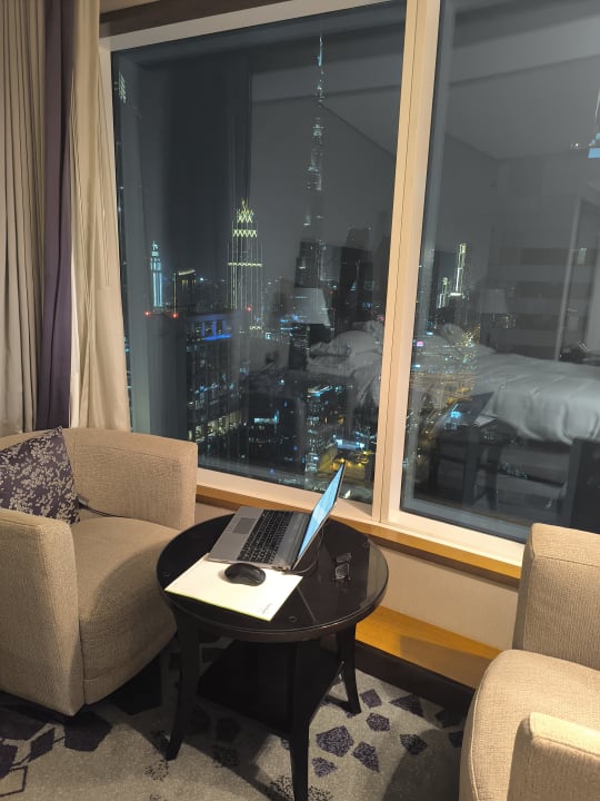 Zimmer Rose Rayhaan by Rotana