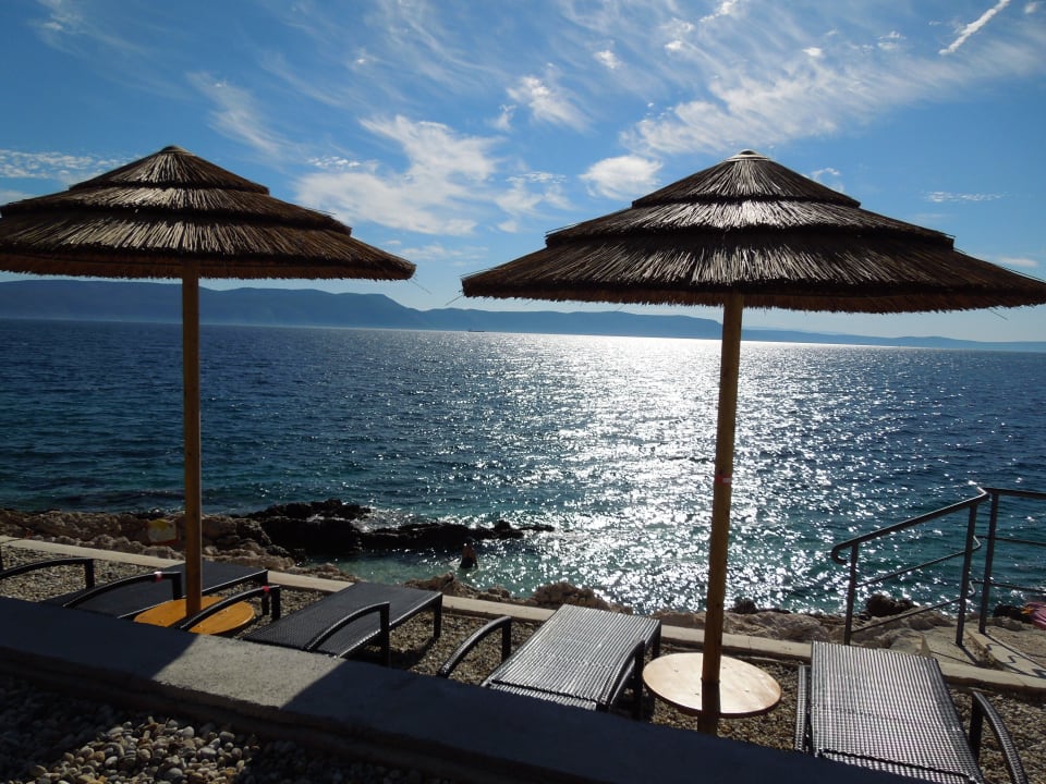 VIP-Liegen am Strand. Einfach herrlich! Valamar Sanfior Hotel & Casa