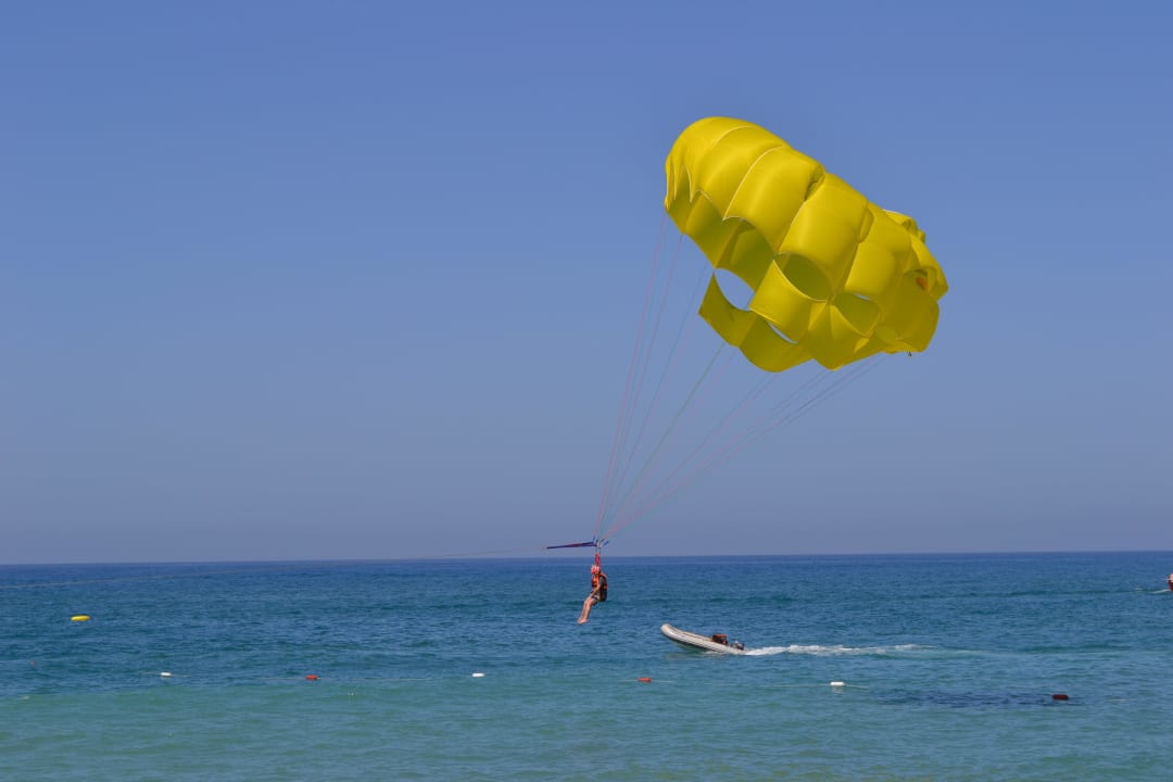 Parasailing Club Turtas Beach Hotel