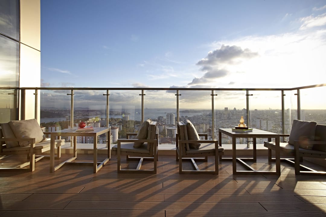 Bar 212 Terrace Renaissance Istanbul Polat Bosphorus Hotel