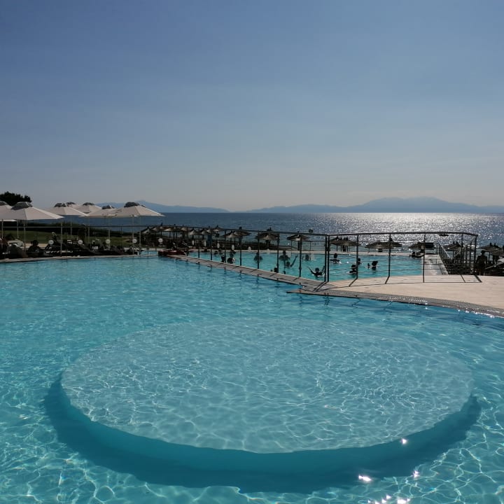 Pool Istion Club & Spa