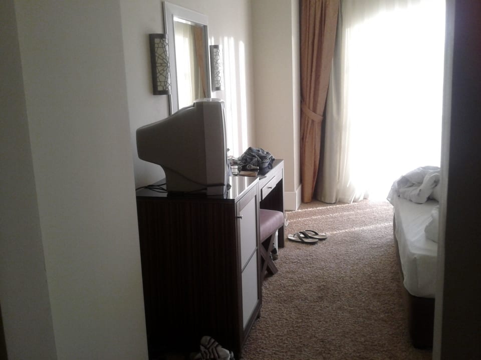 Minibar im Schlafraum Fame Residence Kemer & Spa