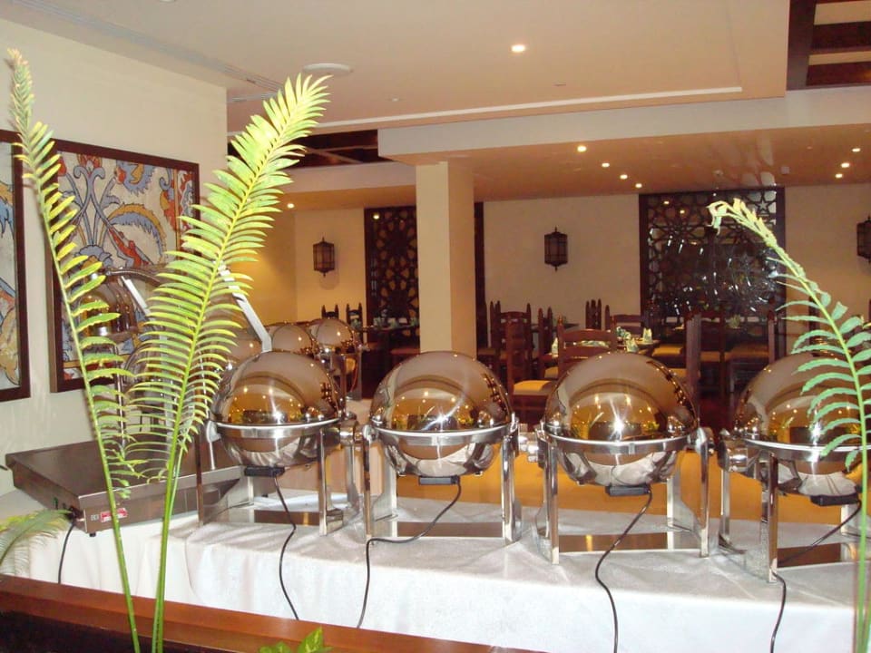 Blick in den Frühstücksraum "Cafe Mirbat" Wyndham Garden Salalah Mirbat