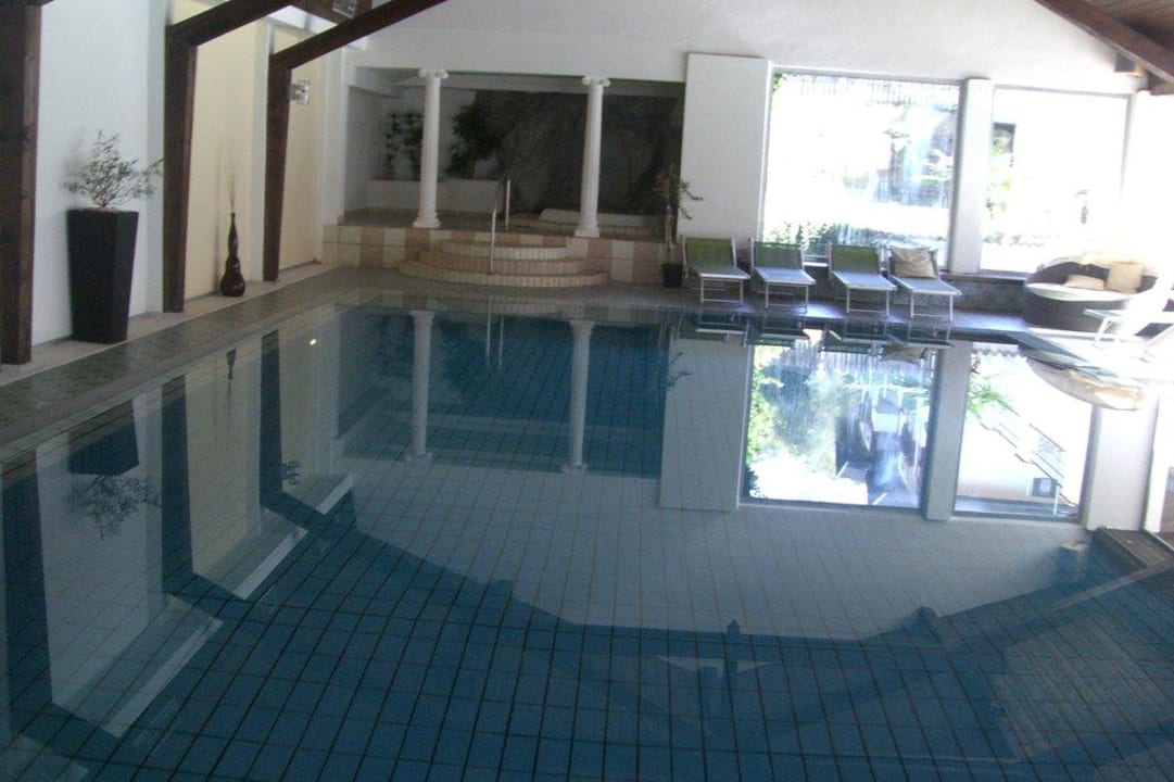 Innenpool STROBLHOF Active Family SPA Resort