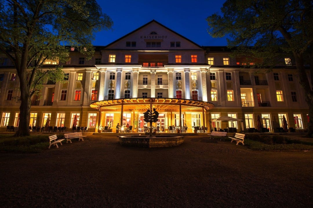 Kulturhotel Kaiserhof am Abend Kulturhotel Kaiserhof