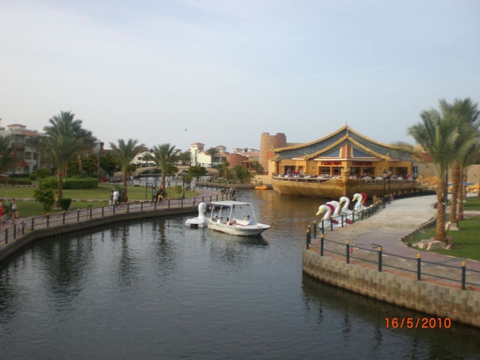 Lagune mit dem Chinesischen Restaurant Pickalbatros Dana Beach Resort - Hurghada