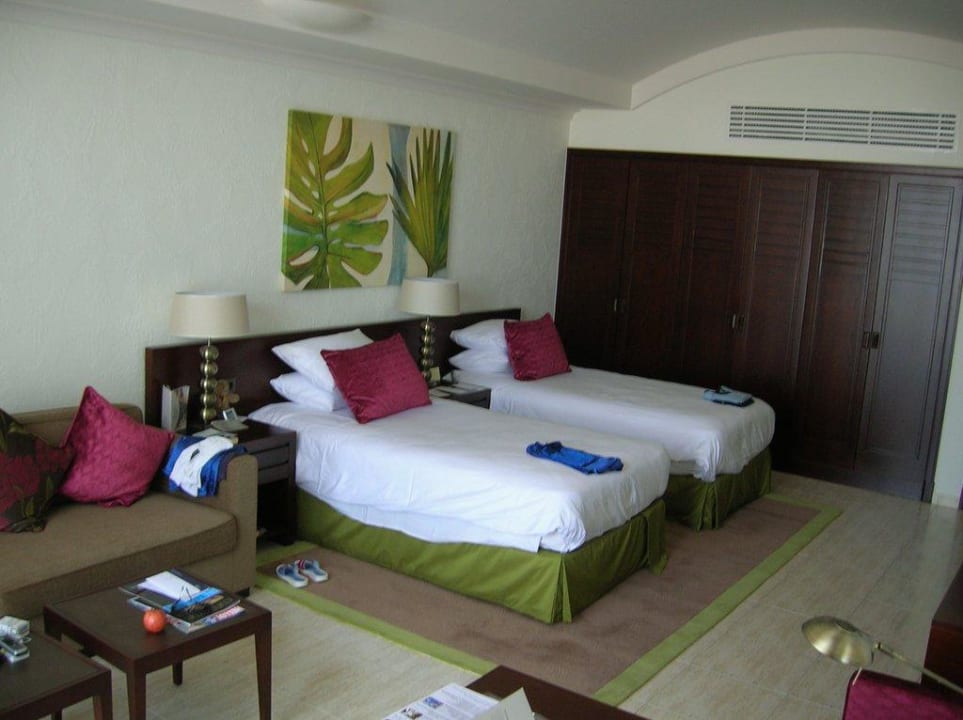 Zimmer JA Palm Tree Court