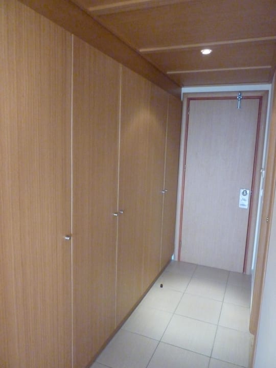 Flur und Schrankwand Hotel Kalithea Horizon Royal