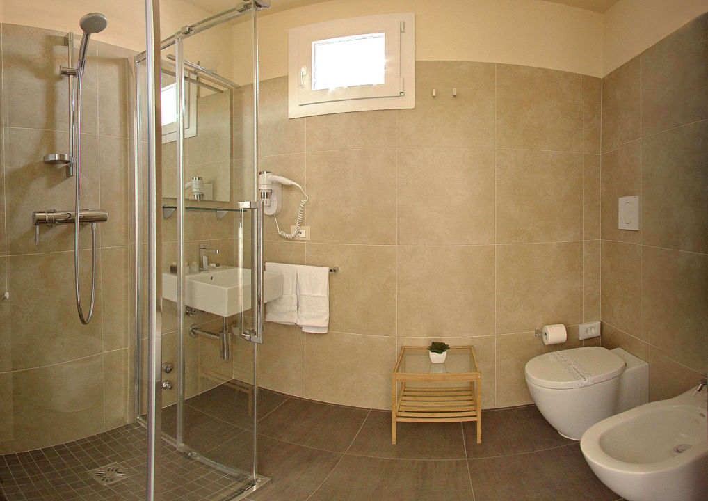 Family bathroom Hotel Helvetia