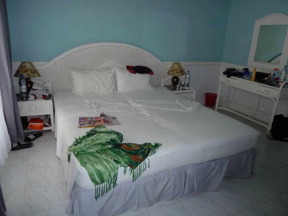 Das Zimmer  Equator Village Resort