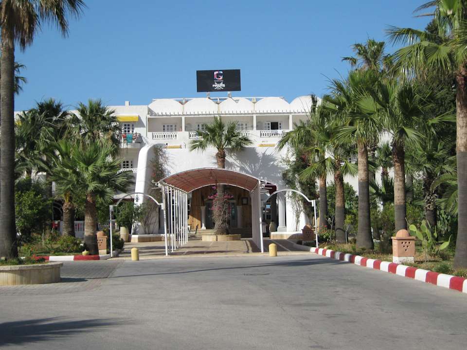 Вход в отель  Alassio Hotel and Thalasso