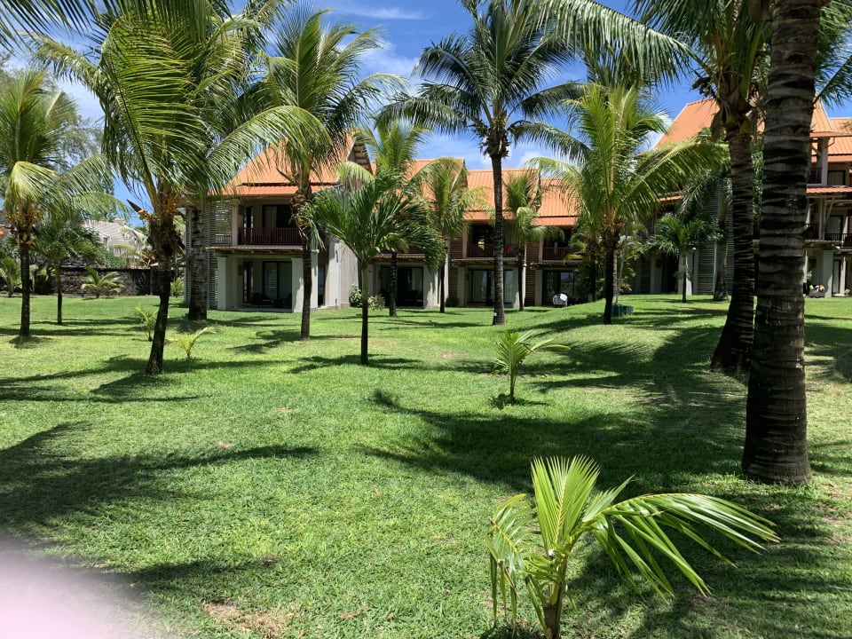 Außenansicht Crystals Beach Resort Belle Mare, a member of Radisson Individuals