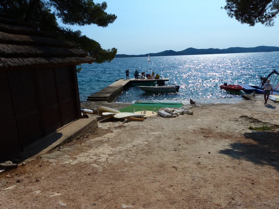 Gutes Surf und Segelmaterial Pine Beach Pakostane