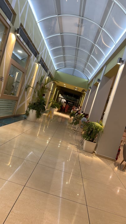 Lobby Blue Lagoon Resort