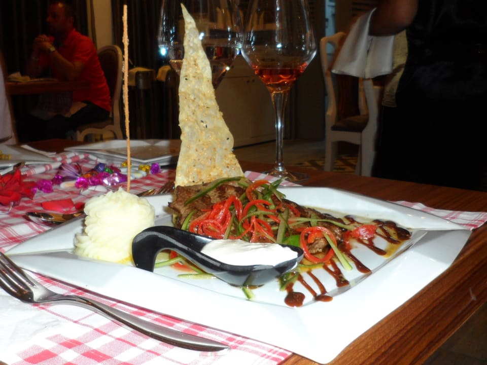 A-La - Cart Restaurant, einfach lecker Mary Hotel Side