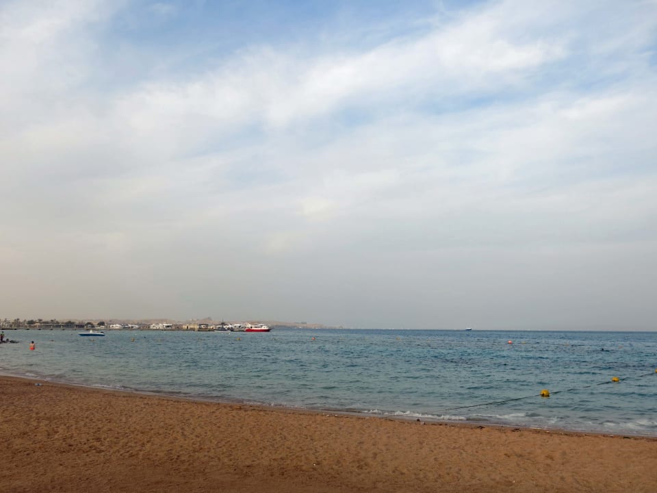 Links Steg Tauchcenter Steigenberger Aqua Magic