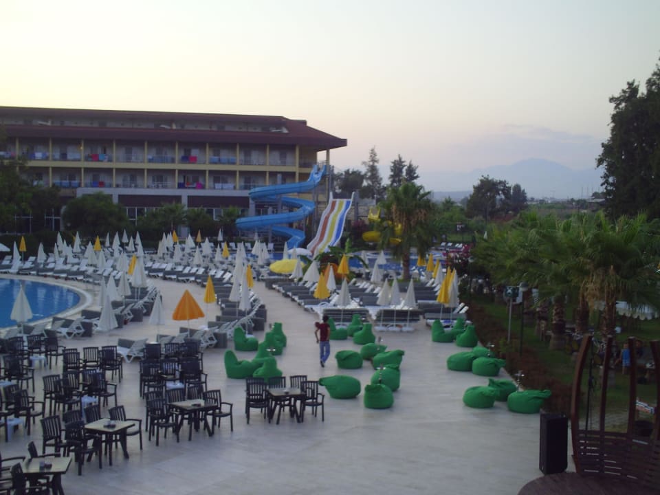 Blick auf den Pool Marvida Family Eco