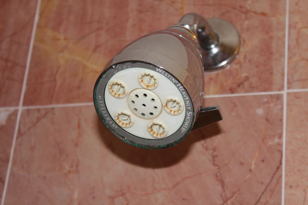 Dusche, war leider nur ein Rinnsal, mehr nicht The Westin Grand Cayman Seven Mile Beach Resort & Spa