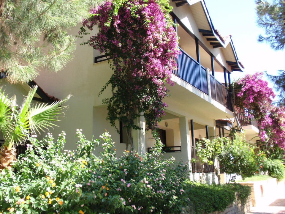 Bungalows Melas Holiday Village