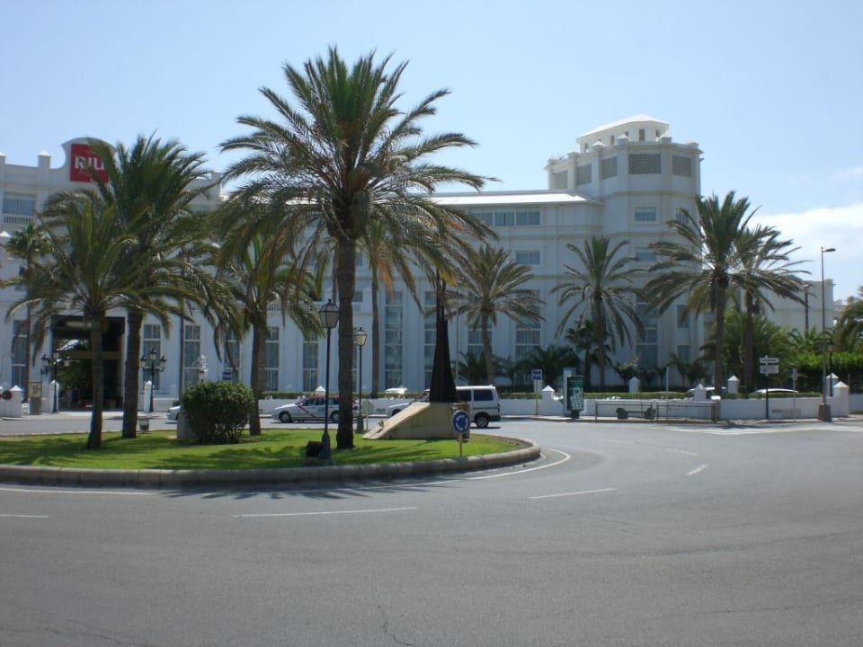 Blick vom Kreisel aus Hotel Riu Palace Maspalomas Adults Only