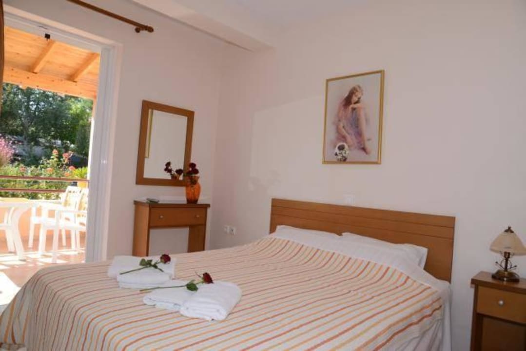One Bedroom Apartment in two levels for 4 people Hotel Maria's Filoxenia Suites