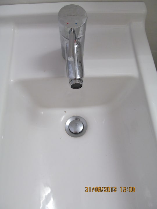 Urlaubsbild Dreckiges Bad Hipotels Mediterraneo Club