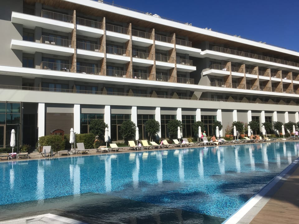 Außenansicht Acanthus Cennet Barut Collection