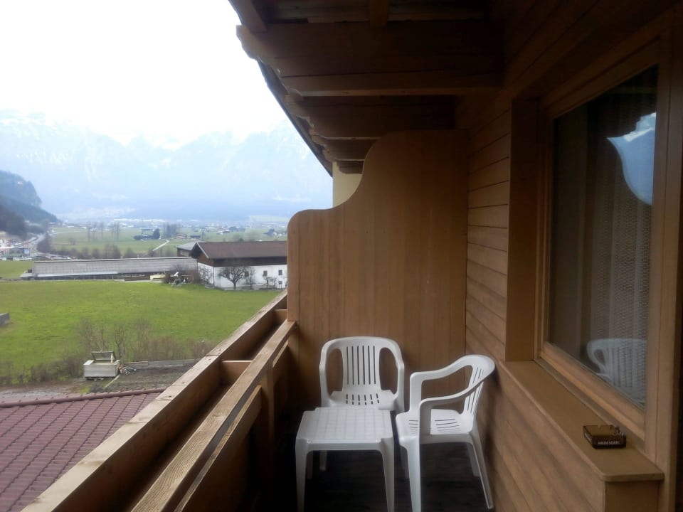 Geräumiger Balkon Südseite Hotel Gasthof Jäger