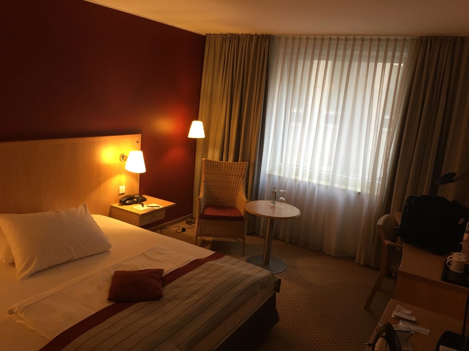 Zimmer voco Dusseldorf Seestern, an IHG Hotel