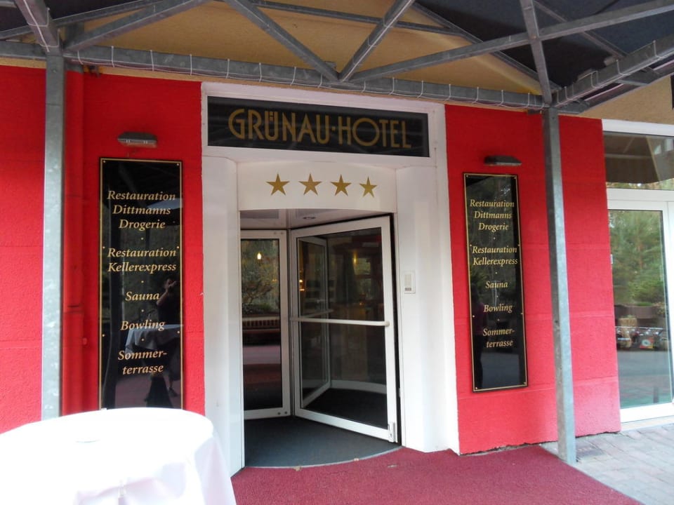 Eingang Hotel Grünau Hotel