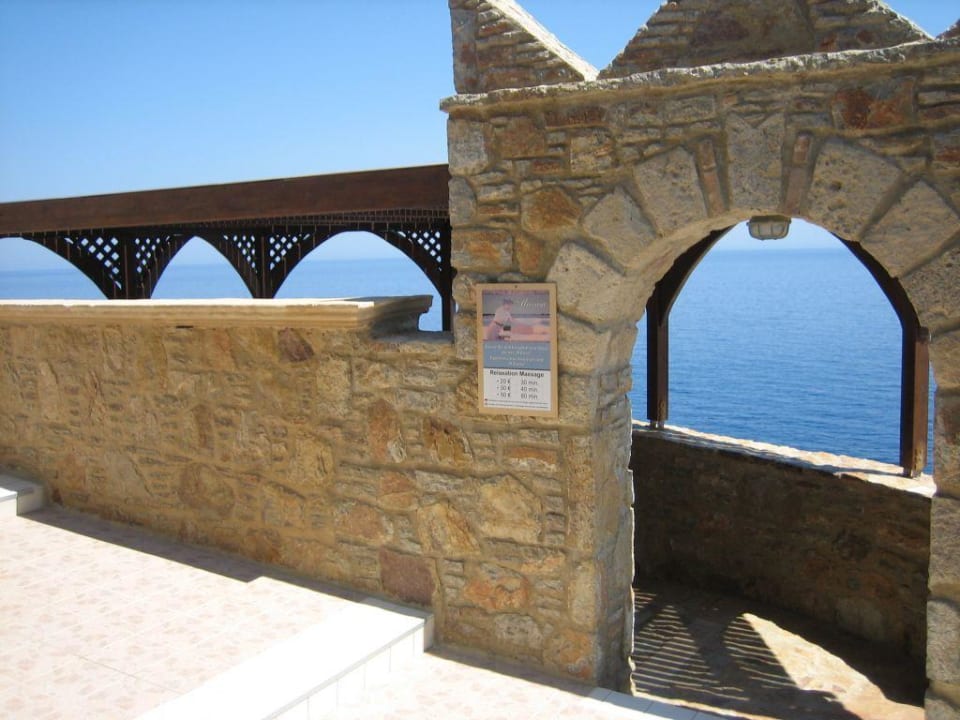 Massagepavillon mit Meerblick Hotel Kalithea Horizon Royal