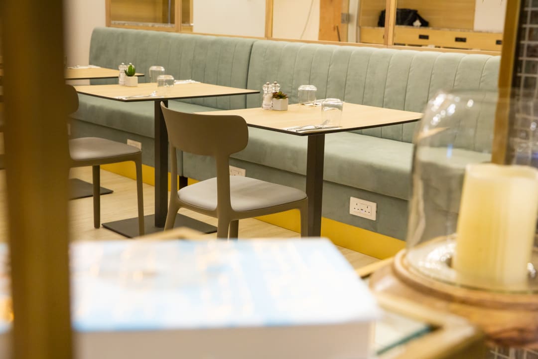 Gastro 115 The Strand Hotel