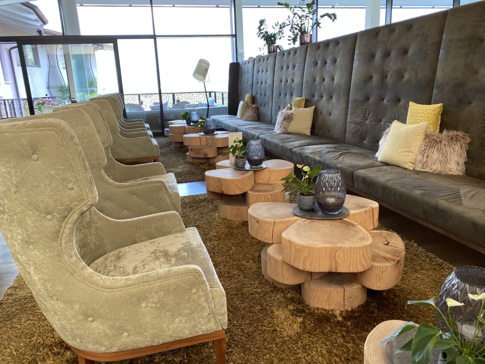 Lobby Schenna Resort