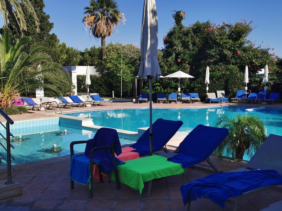 Pool Caravia Beach Hotel