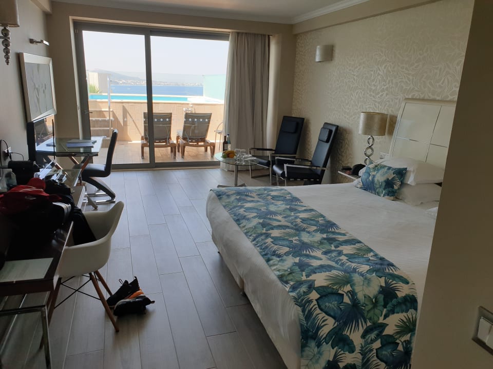 Zimmer Atrium Platinum Luxury Resort Hotel & Spa