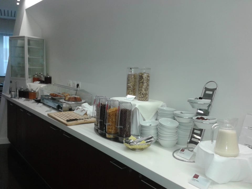Frühstücksbuffet AC Hotel by Marriott Bratislava Old Town