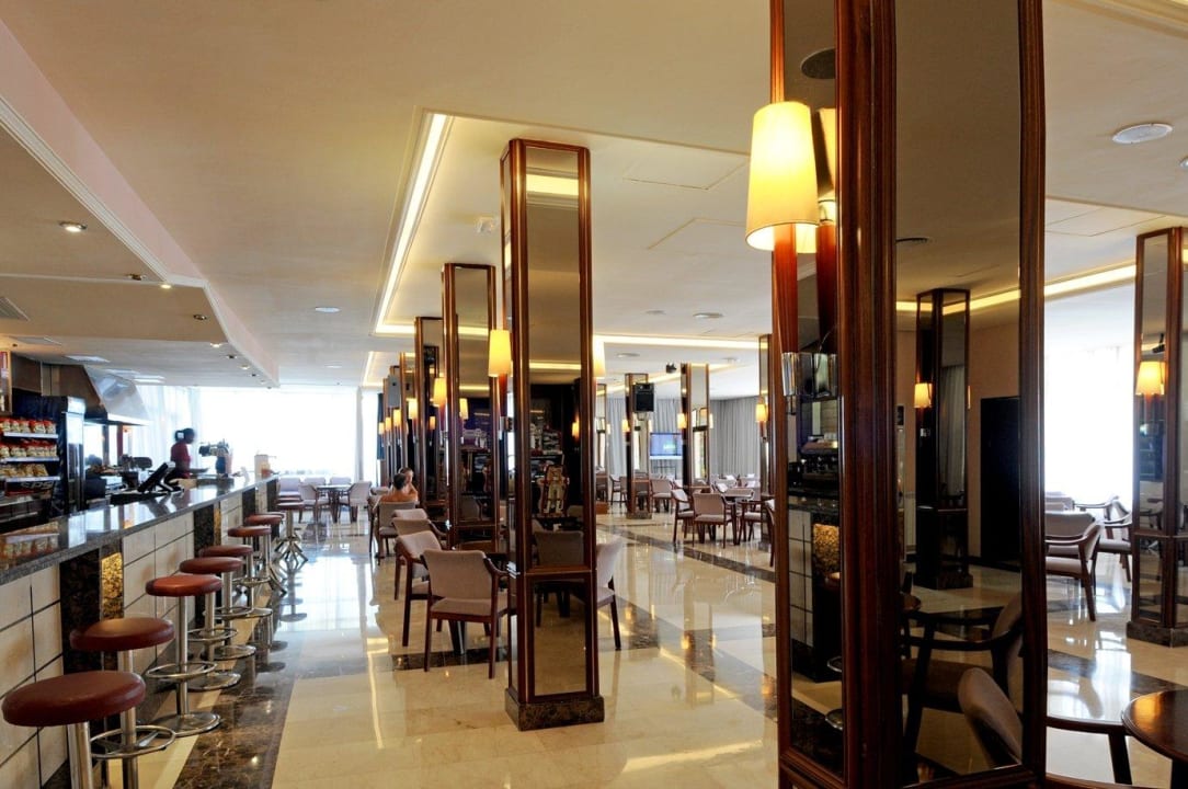 Sloon Bar Evenia Montevista Hotel Montevista