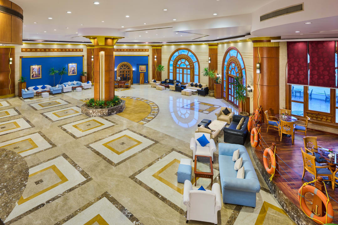 Lobby Dreams Vacation Resort