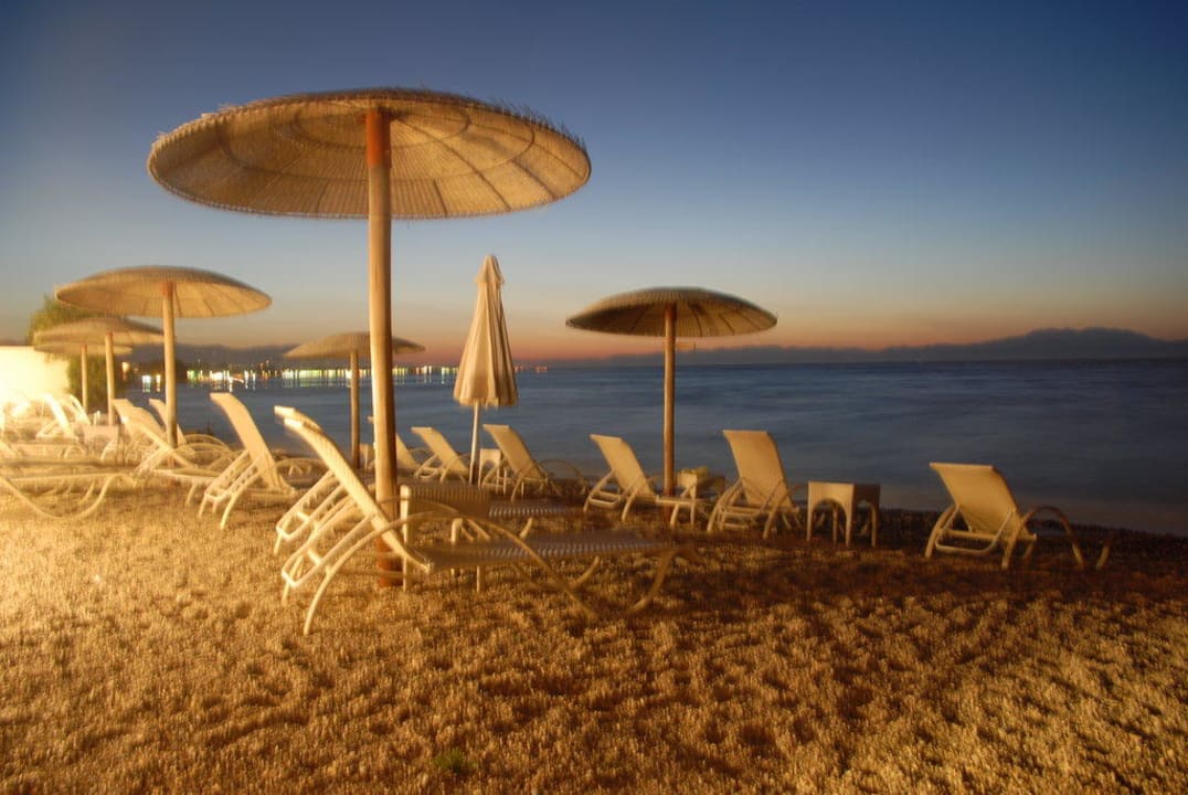Strand nach Sonnenuntergang Hotel Blue Pearl
