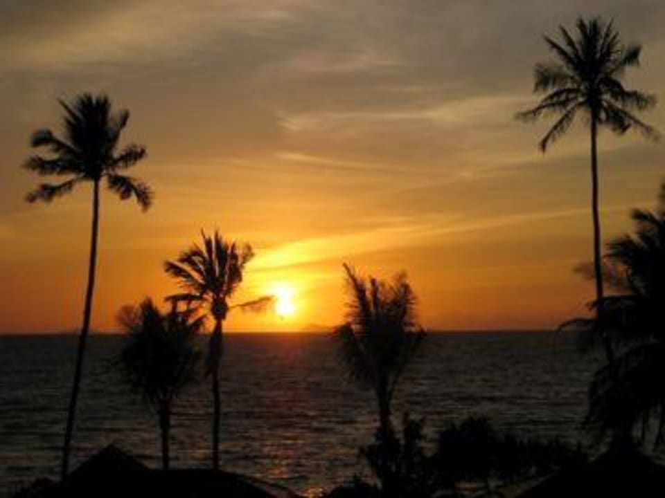 Sonnenuntergang aus Sunset Room aufgenommen The Sunset Beach Resort & Spa