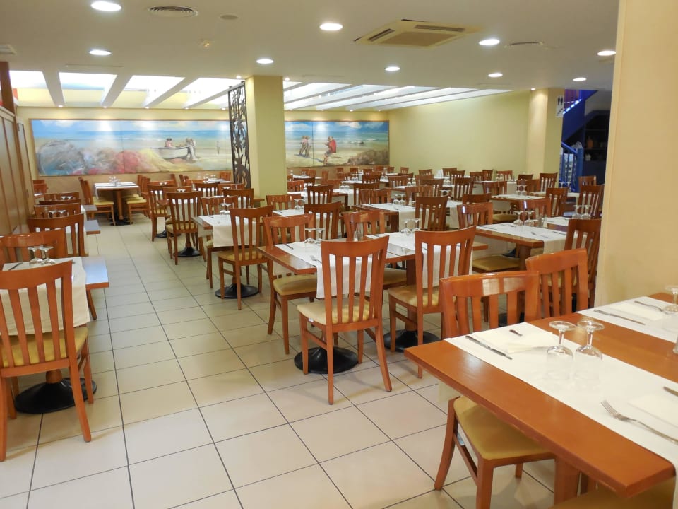 Sitzmöglichkeiten im Restaurant Alua Suites Fuerteventura